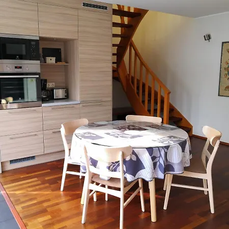 Сasa de vacaciones Lovely House With Terrace And Sauna! *